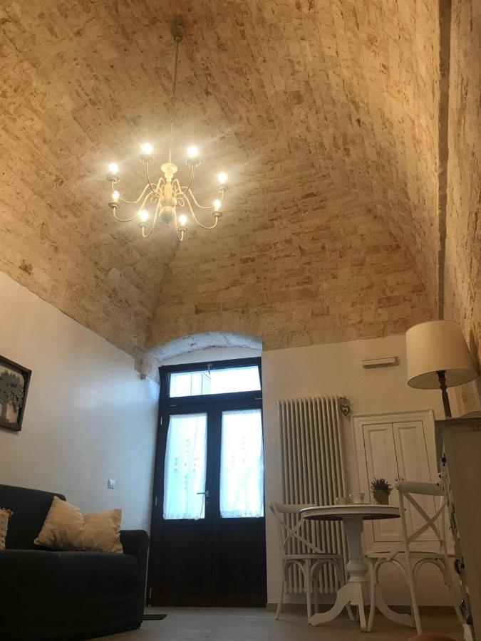 Nido Di Pietra-Dimora In Centro Bed & Breakfast Alberobello Exterior photo