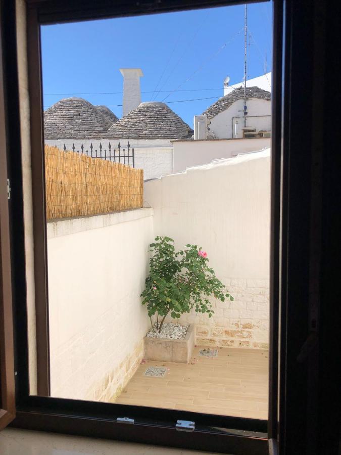 Nido Di Pietra-Dimora In Centro Bed & Breakfast Alberobello Exterior photo
