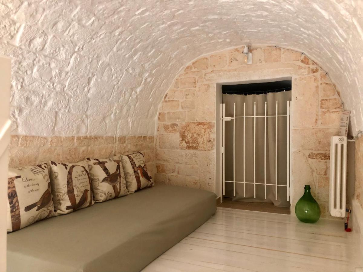 Nido Di Pietra-Dimora In Centro Bed & Breakfast Alberobello Exterior photo