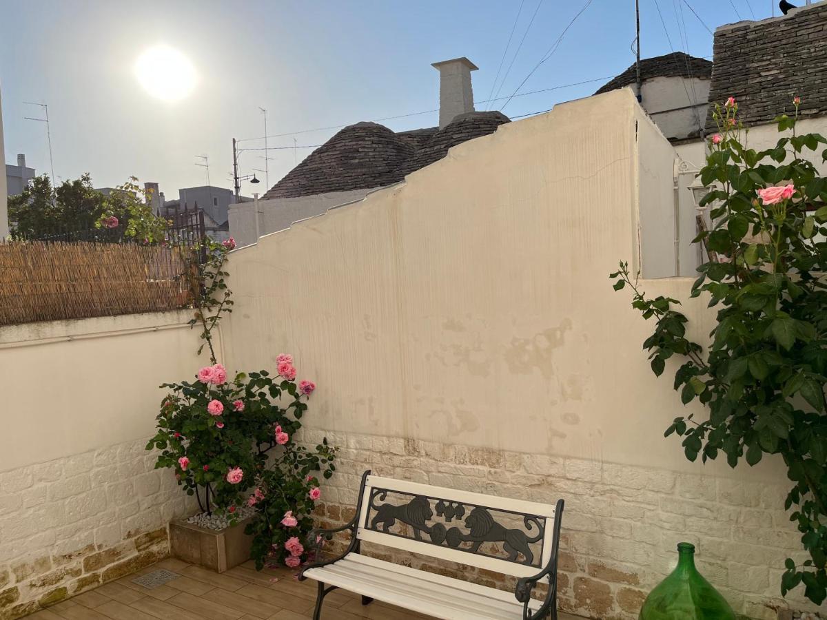 Nido Di Pietra-Dimora In Centro Bed & Breakfast Alberobello Exterior photo