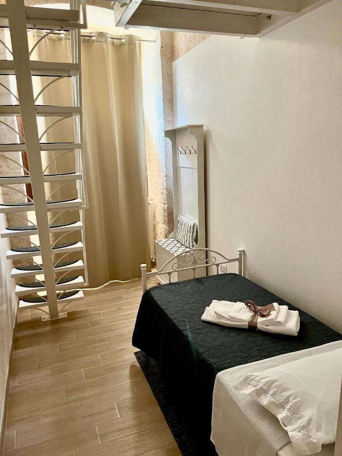 Nido Di Pietra-Dimora In Centro Bed & Breakfast Alberobello Exterior photo