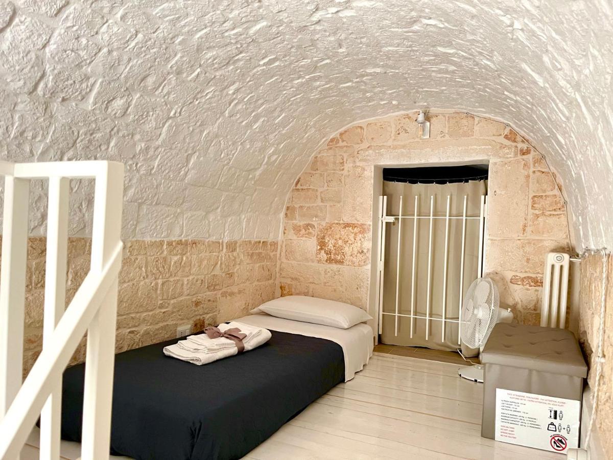 Nido Di Pietra-Dimora In Centro Bed & Breakfast Alberobello Exterior photo