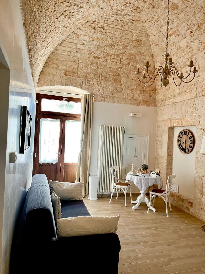 Nido Di Pietra-Dimora In Centro Bed & Breakfast Alberobello Exterior photo
